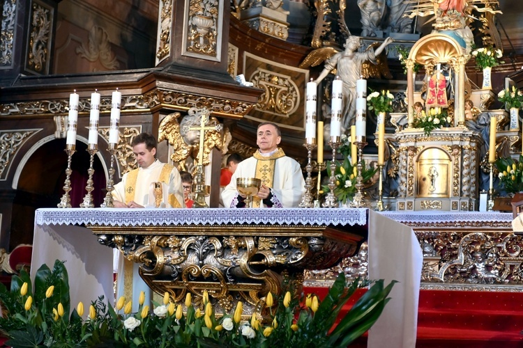 Promocja ceremoniarzy i lektorów w świdnickiej katedrze 