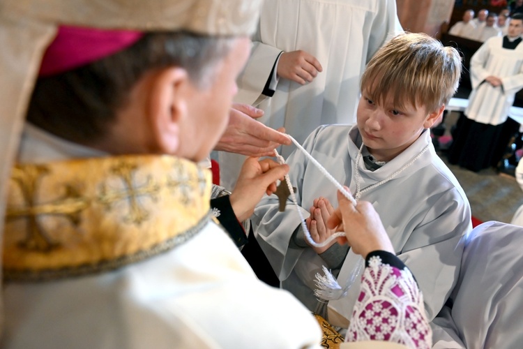 Promocja ceremoniarzy i lektorów w świdnickiej katedrze 