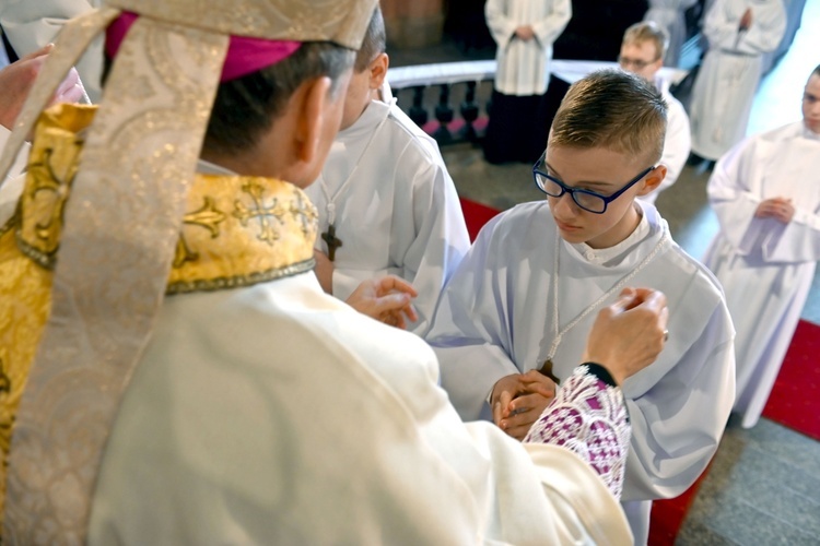 Promocja ceremoniarzy i lektorów w świdnickiej katedrze 