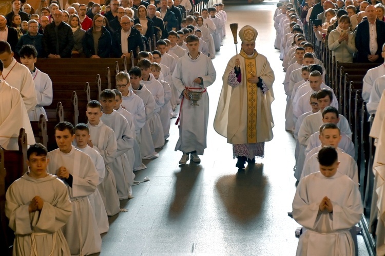 Promocja ceremoniarzy i lektorów w świdnickiej katedrze 