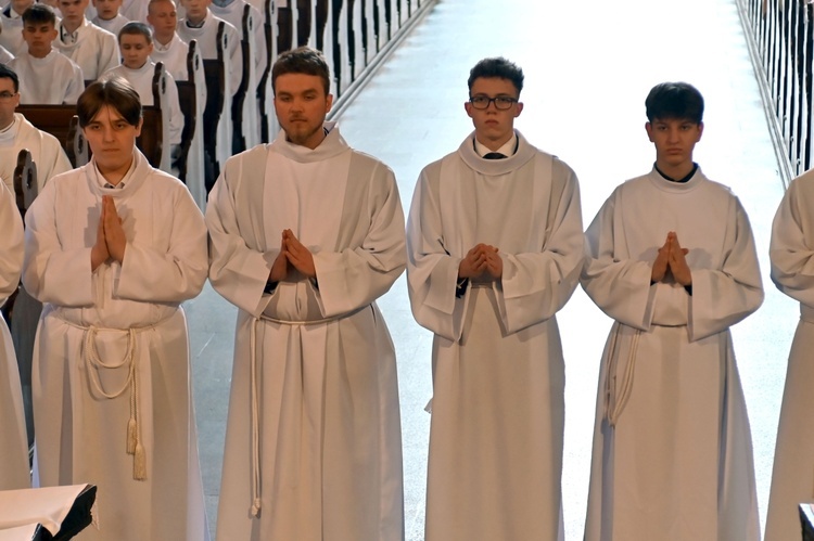 Promocja ceremoniarzy i lektorów w świdnickiej katedrze 