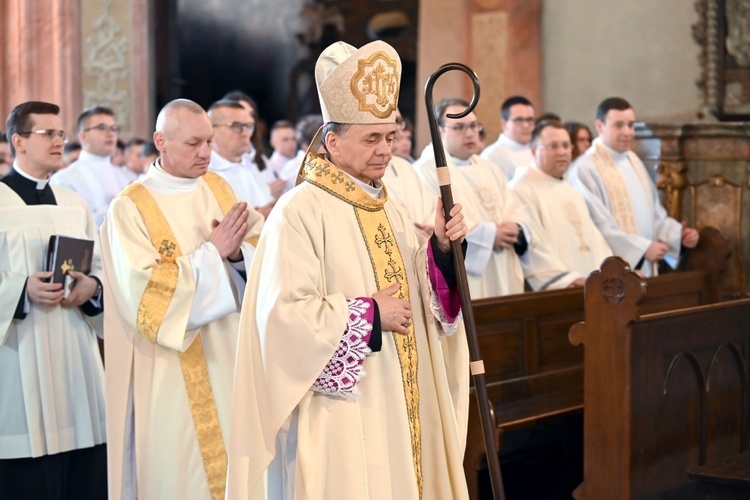 Promocja ceremoniarzy i lektorów w świdnickiej katedrze 