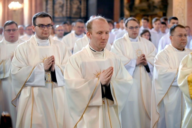 Promocja ceremoniarzy i lektorów w świdnickiej katedrze 