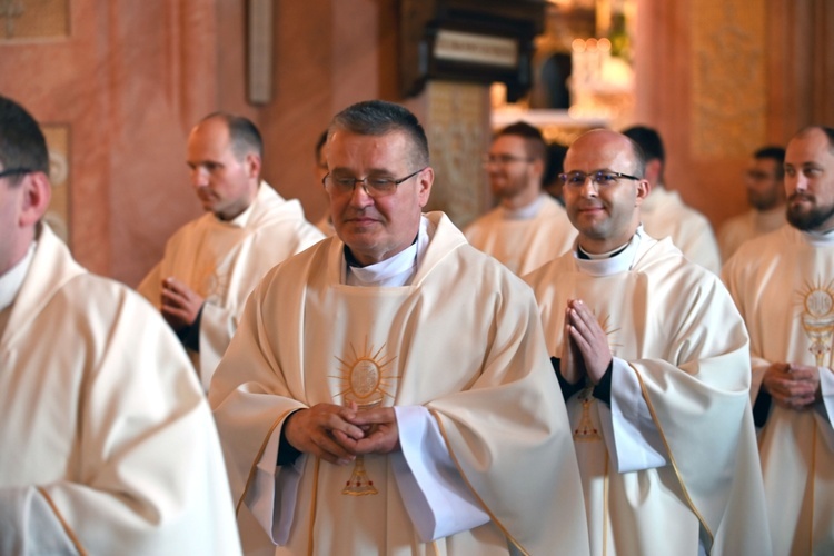 Promocja ceremoniarzy i lektorów w świdnickiej katedrze 