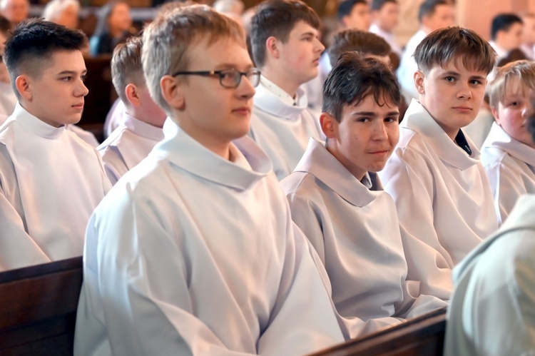 Promocja ceremoniarzy i lektorów w świdnickiej katedrze 