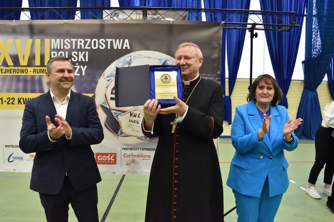 Finałowe rozgrywki XVII Mistrzostw Polski Księzy w piłce nożnej