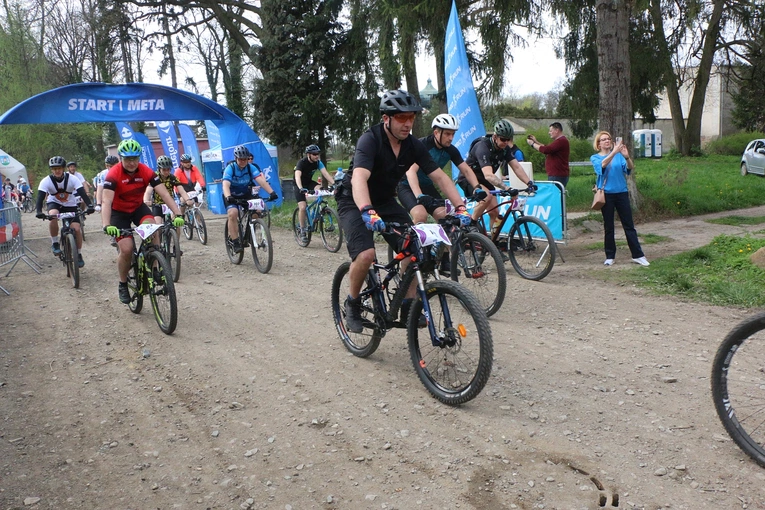 6. Henrykowski Maraton Rowerowy - Mistrzostwa Polski Księży MTB