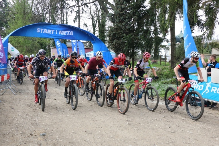 6. Henrykowski Maraton Rowerowy - Mistrzostwa Polski Księży MTB