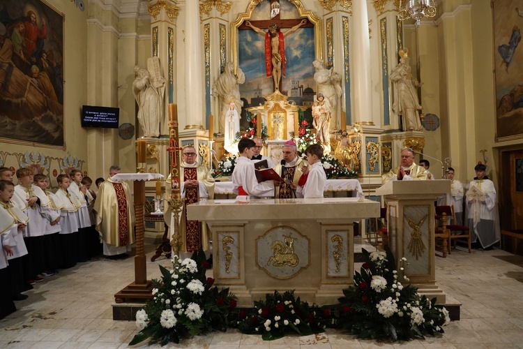 Poświęcenie ołtarza w Majdanie Królewskim