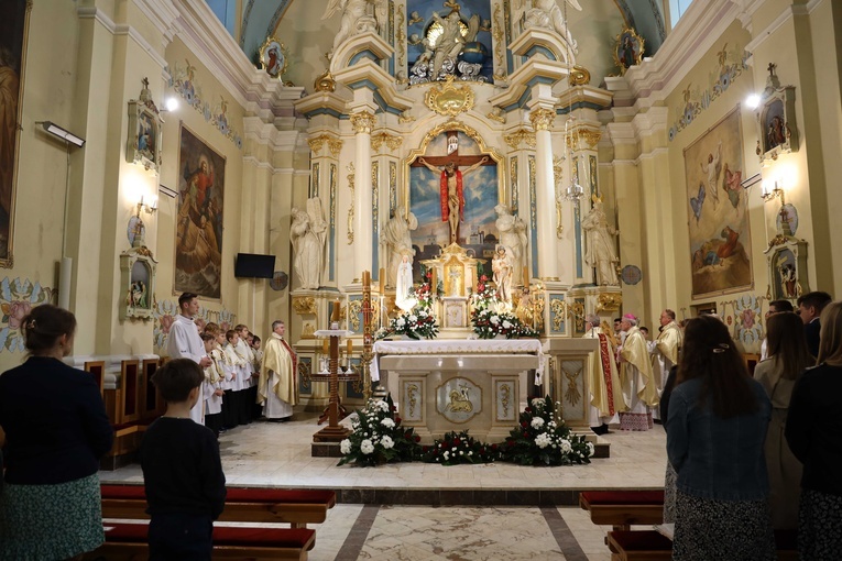 Poświęcenie ołtarza w Majdanie Królewskim