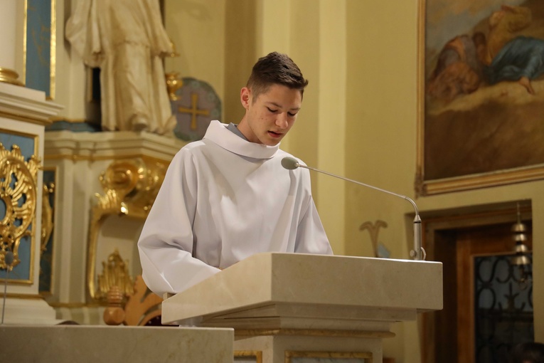 Poświęcenie ołtarza w Majdanie Królewskim