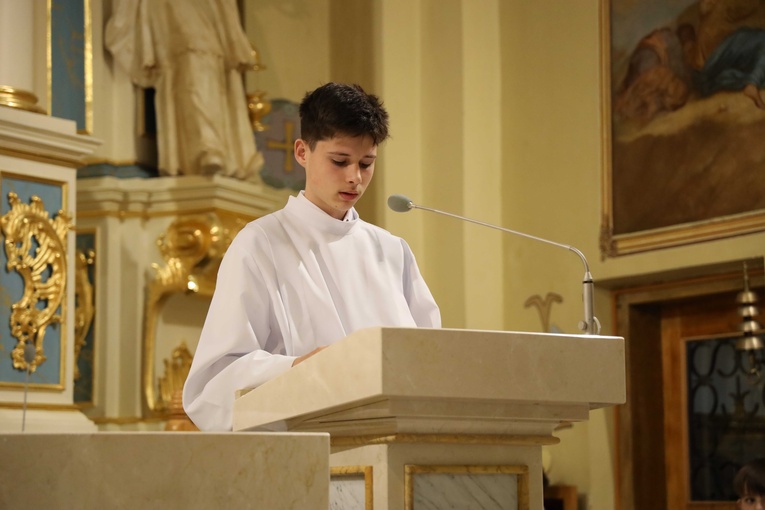 Poświęcenie ołtarza w Majdanie Królewskim