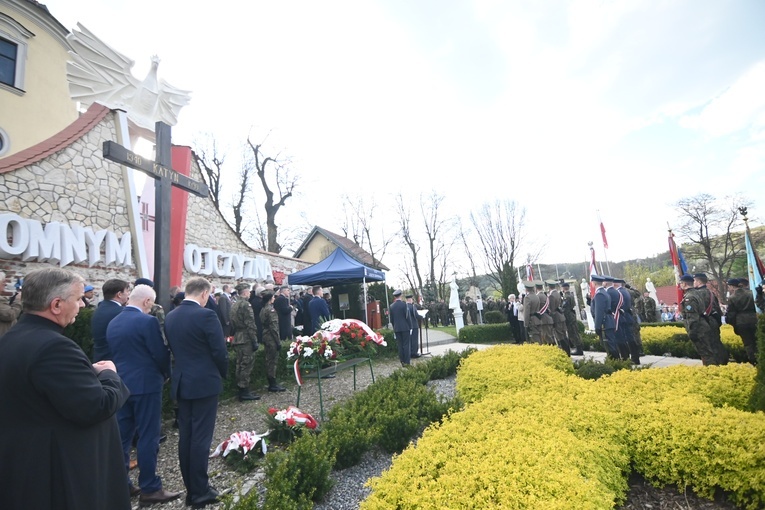 Odsłonięcie pomnika Dla Ciebie, Polsko