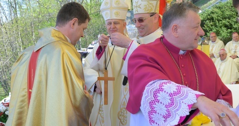 Ks. Karol Pstrągowski otrzymał krzyż misyjny