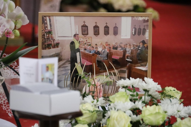 Pogrzeb ks. Karola Tyrchy w Bielawie