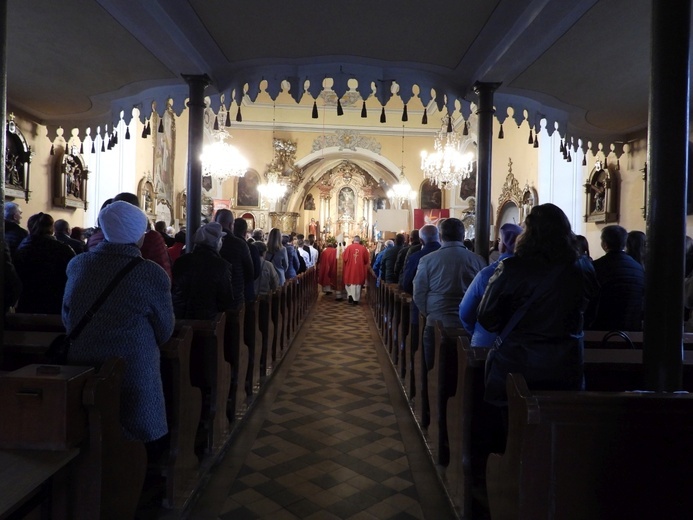 Bierzmowanie w Ścinawce Średniej