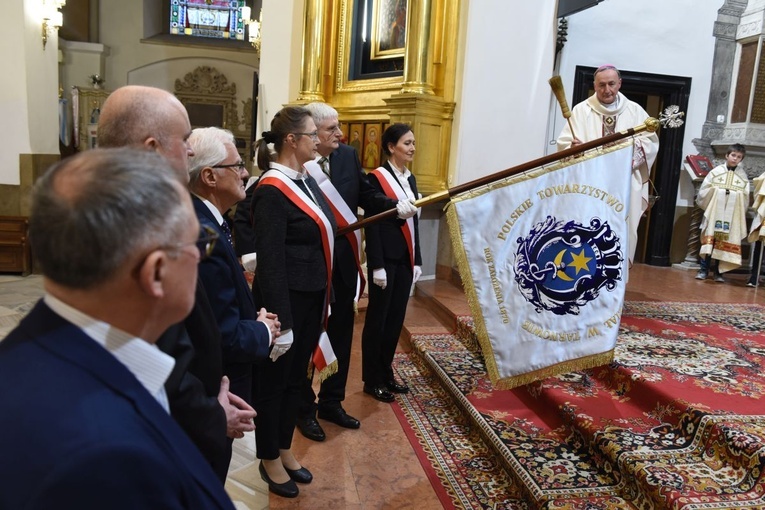 Sztandar tarnowskich lekarzy