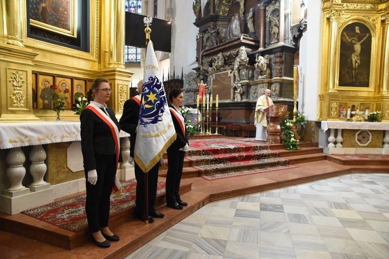 Sztandar tarnowskich lekarzy