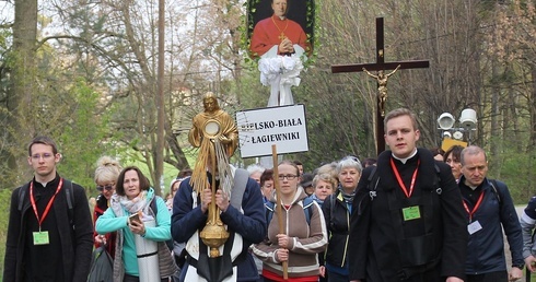 "Panie, przymnóż nam wiary" - ruszamy z Hałcnowa do Łagiewnik!