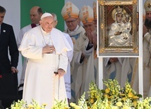 Papież zawierzył Europę Maryi