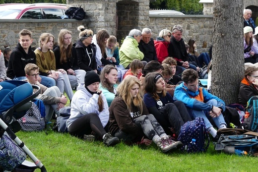 Msza św. pielgrzymów łagiewnickich w Hałcnowie - 2023