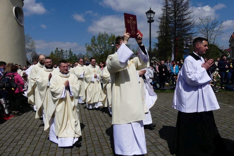 Msza św. pielgrzymów łagiewnickich w Hałcnowie - 2023