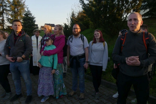 Pielgrzymi łagiewniccy dotarli na nocleg do Witkowic - 2023