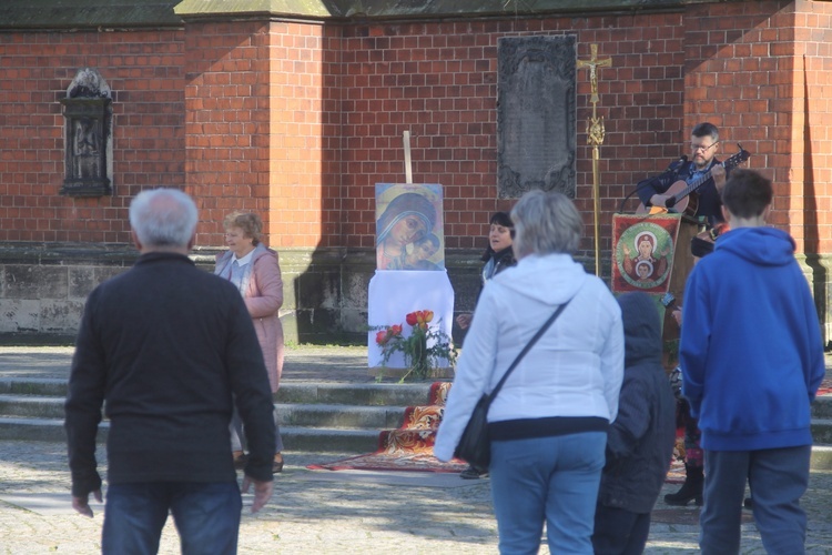 Obwieszczali Chrystusa Żyjącego