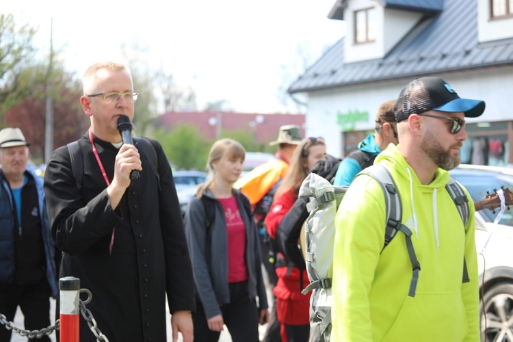 W drogę z Hałcnowa do Łagiewnik wyrusza grupa św. Jana Pawła II - 2023