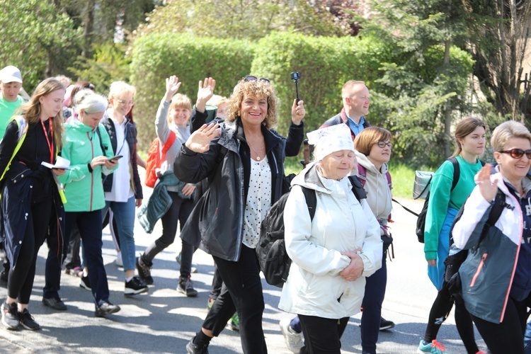 W drogę z Hałcnowa do Łagiewnik wyrusza grupa św. J. Bilczewskiego - 2023