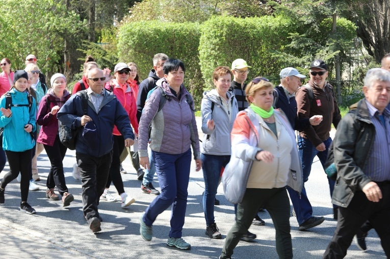 W drogę z Hałcnowa do Łagiewnik wyrusza grupa św. Brata Alberta - 2023