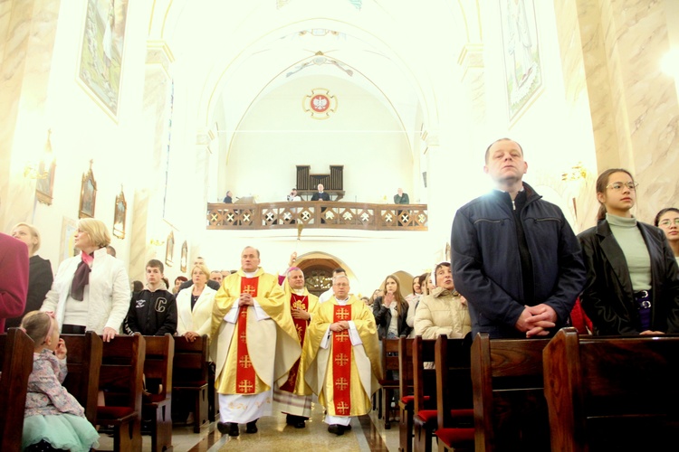 Trzetrzewina. Poświęcenie odnowionego kościoła