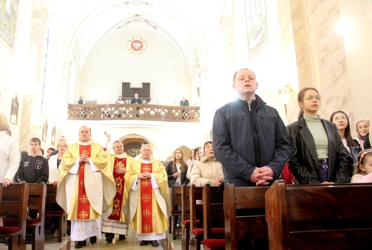 Trzetrzewina. Poświęcenie odnowionego kościoła