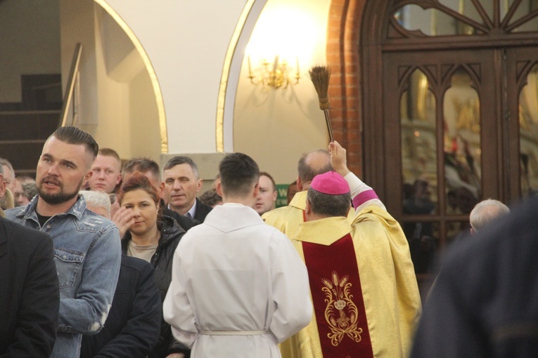 Trzetrzewina. Poświęcenie odnowionego kościoła
