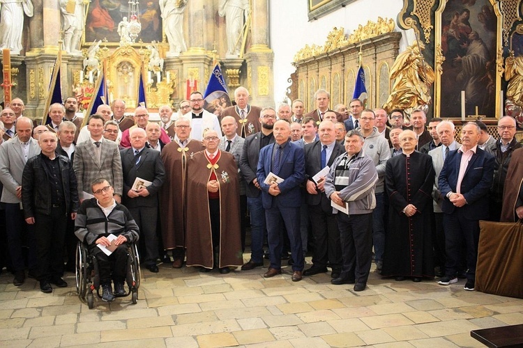 Przyjęcie nowych członków Bractwa św. Józefa. Wspólnota liczy już 1014 mężczyzn