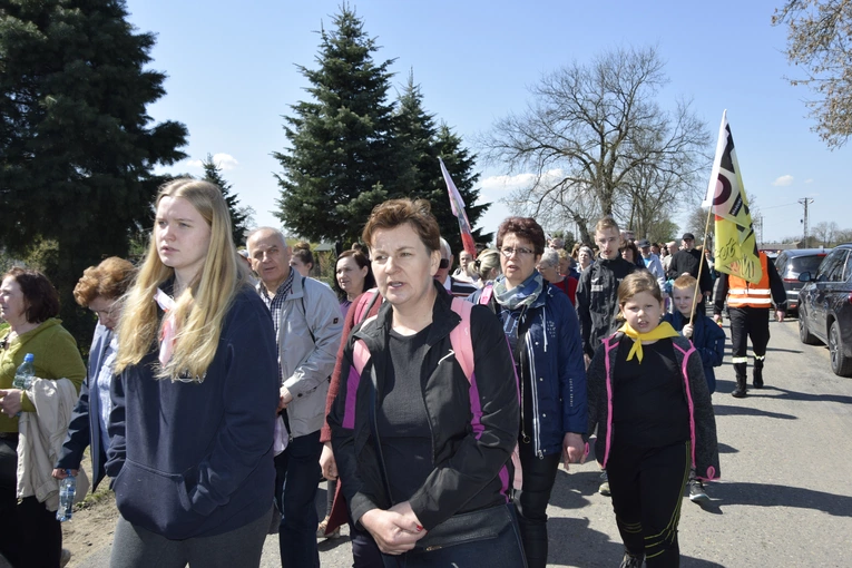 Pielgrzymka z Roszkowej Woli do Żdżar