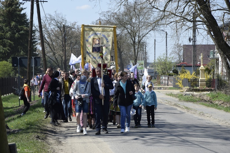 Pielgrzymka z Roszkowej Woli do Żdżar