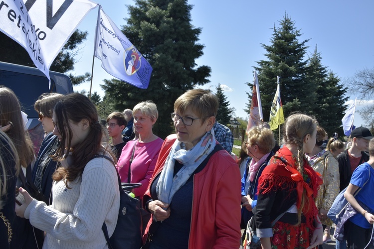 Pielgrzymka z Roszkowej Woli do Żdżar