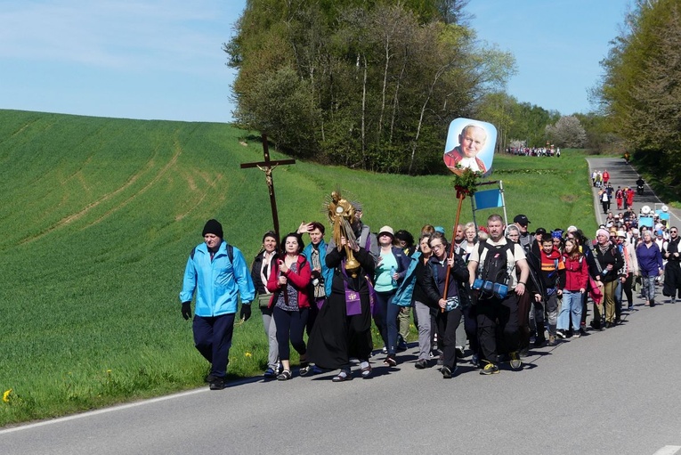 Z Witkowic do Wieprza - II dzień w drodze do Łagiewnik