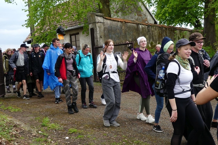 Postój w Polance Hallera - III dzień w drodze do Łagiewnik