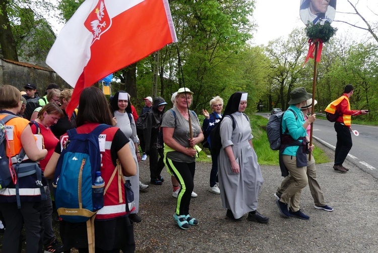 Postój w Polance Hallera - III dzień w drodze do Łagiewnik