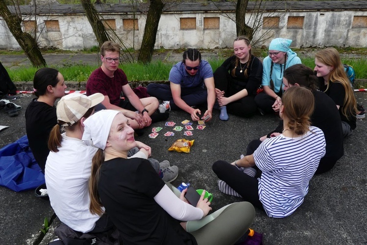 Postój w Polance Hallera - III dzień w drodze do Łagiewnik