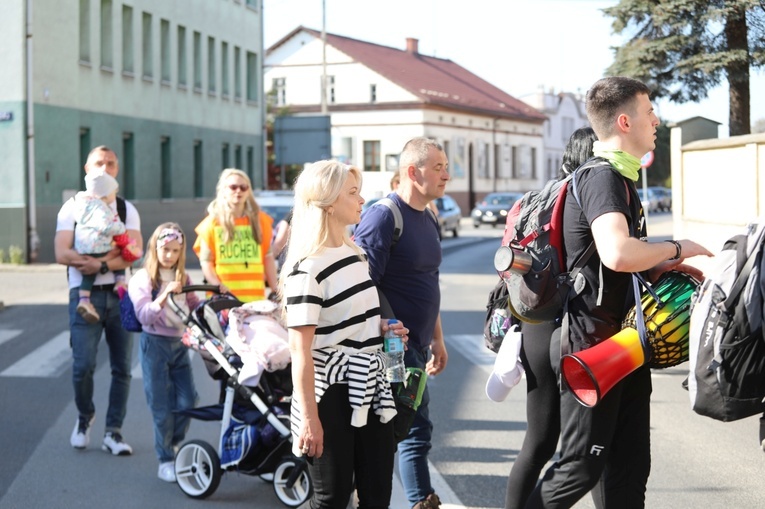 Grupa bł. ks. Sopoćki w gościnie u św. Jana Kantego - w parafii św. Katarzyny i Małgorzaty w Kętach - 2023