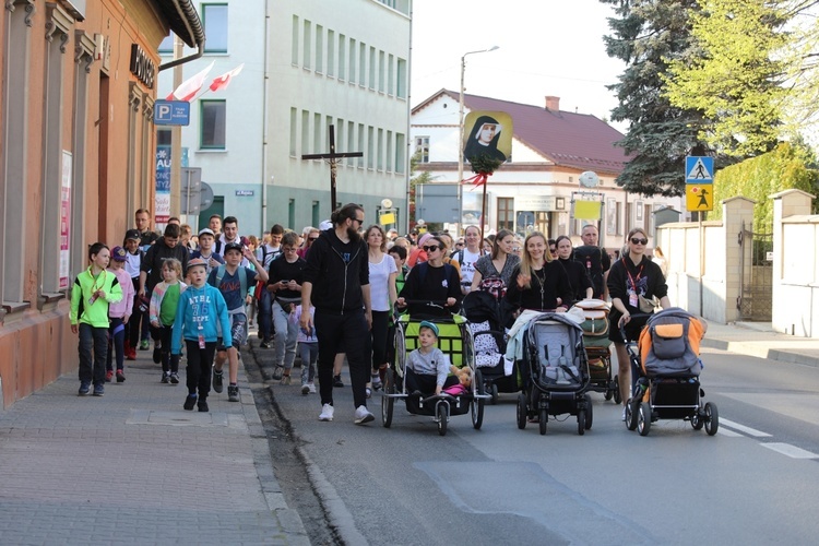 Grupa św. Faustyny u św. Jana Kantego w Kętach