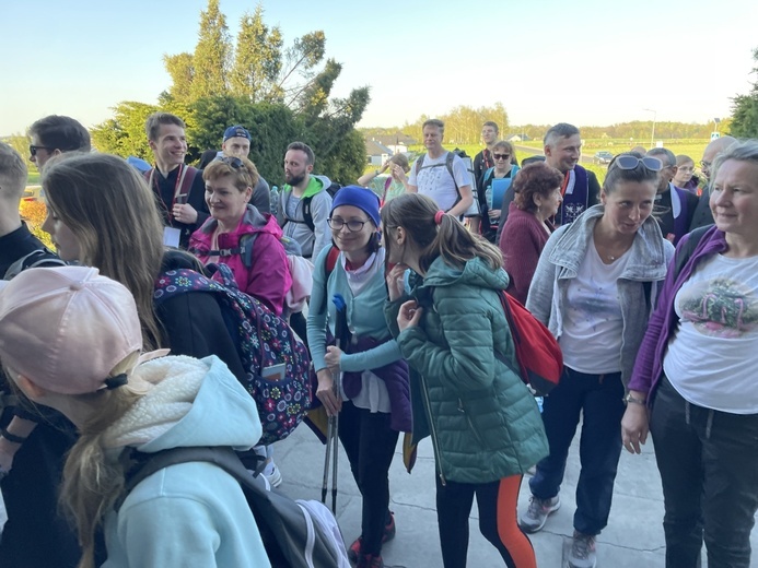 Powitanie grupy św. Matki Teresy na noclegu w Malcu