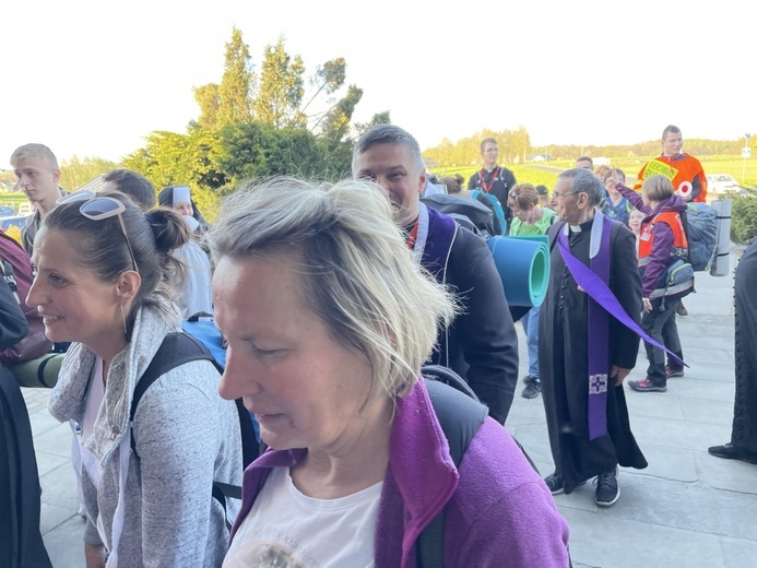 Powitanie grupy św. Matki Teresy na noclegu w Malcu