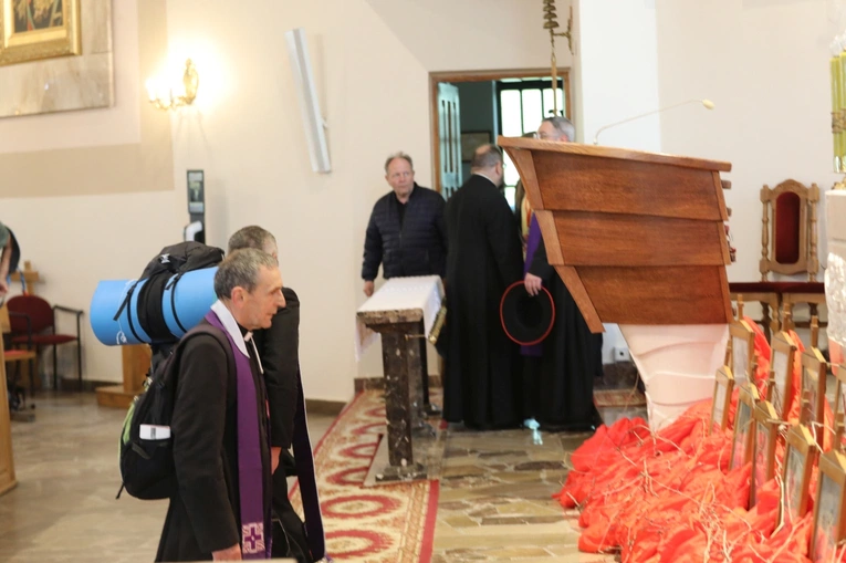 Powitanie grupy św. Matki Teresy na noclegu w Malcu