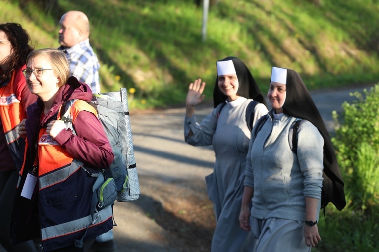 Powitanie grupy św. Matki Teresy na noclegu w Malcu