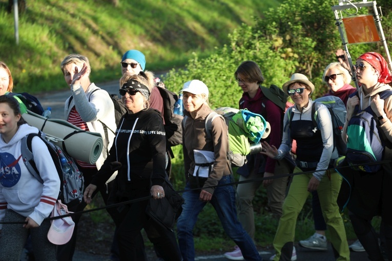 Powitanie grupy św. Matki Teresy na noclegu w Malcu