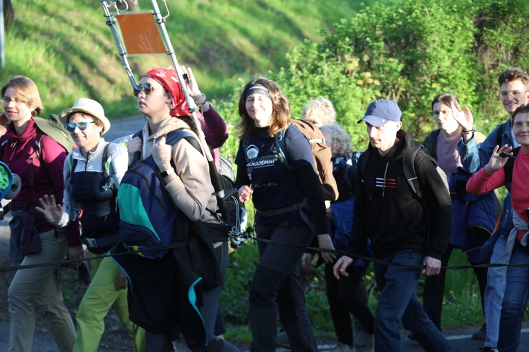 Powitanie grupy św. Matki Teresy na noclegu w Malcu